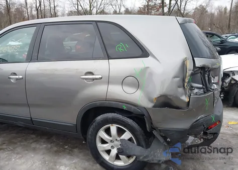 2013 Kia Sorento Lx z USA, uszkodzony, nr VIN 5XYKT4A16DG359450